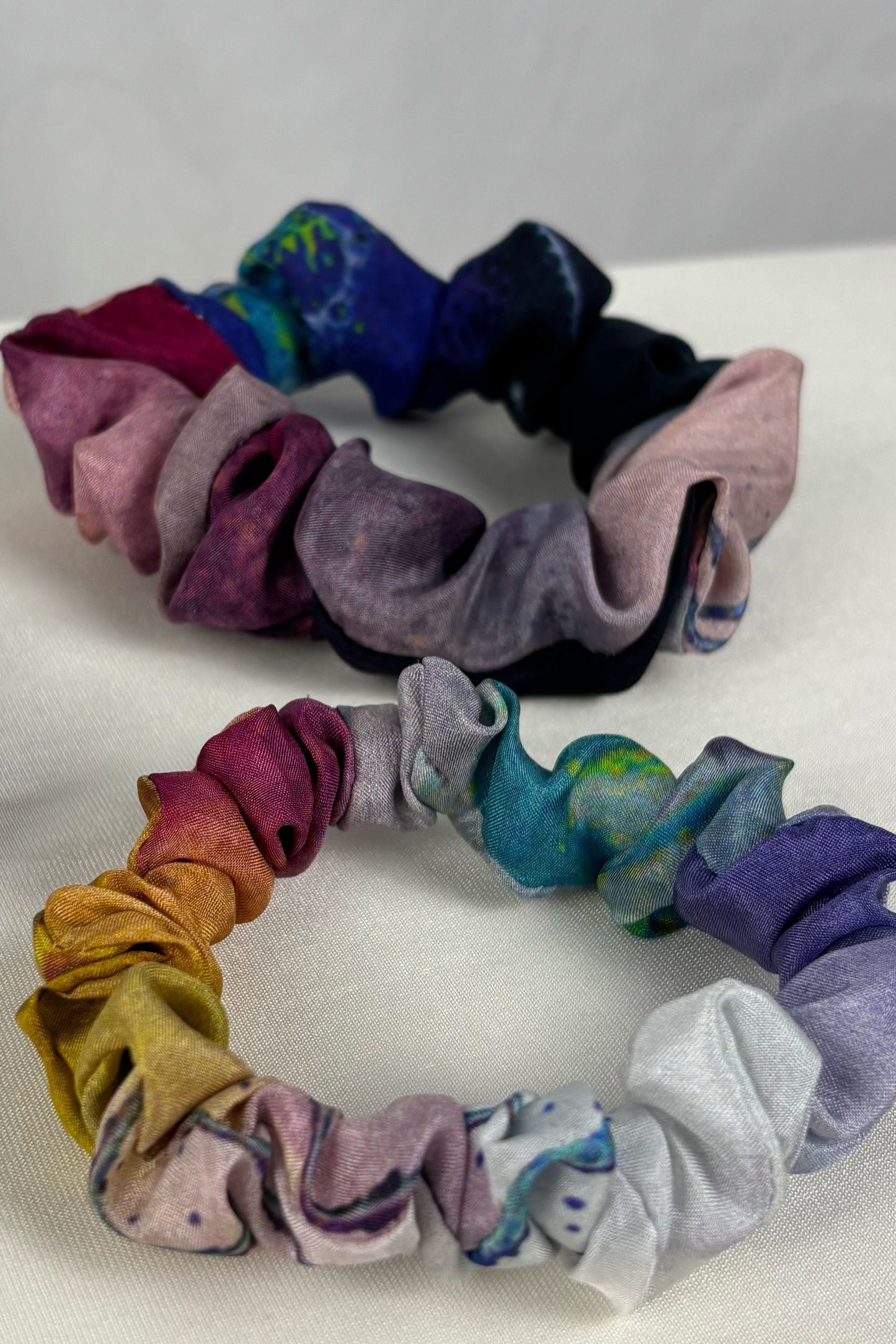 Seidenscrunchie REGENBOGEN