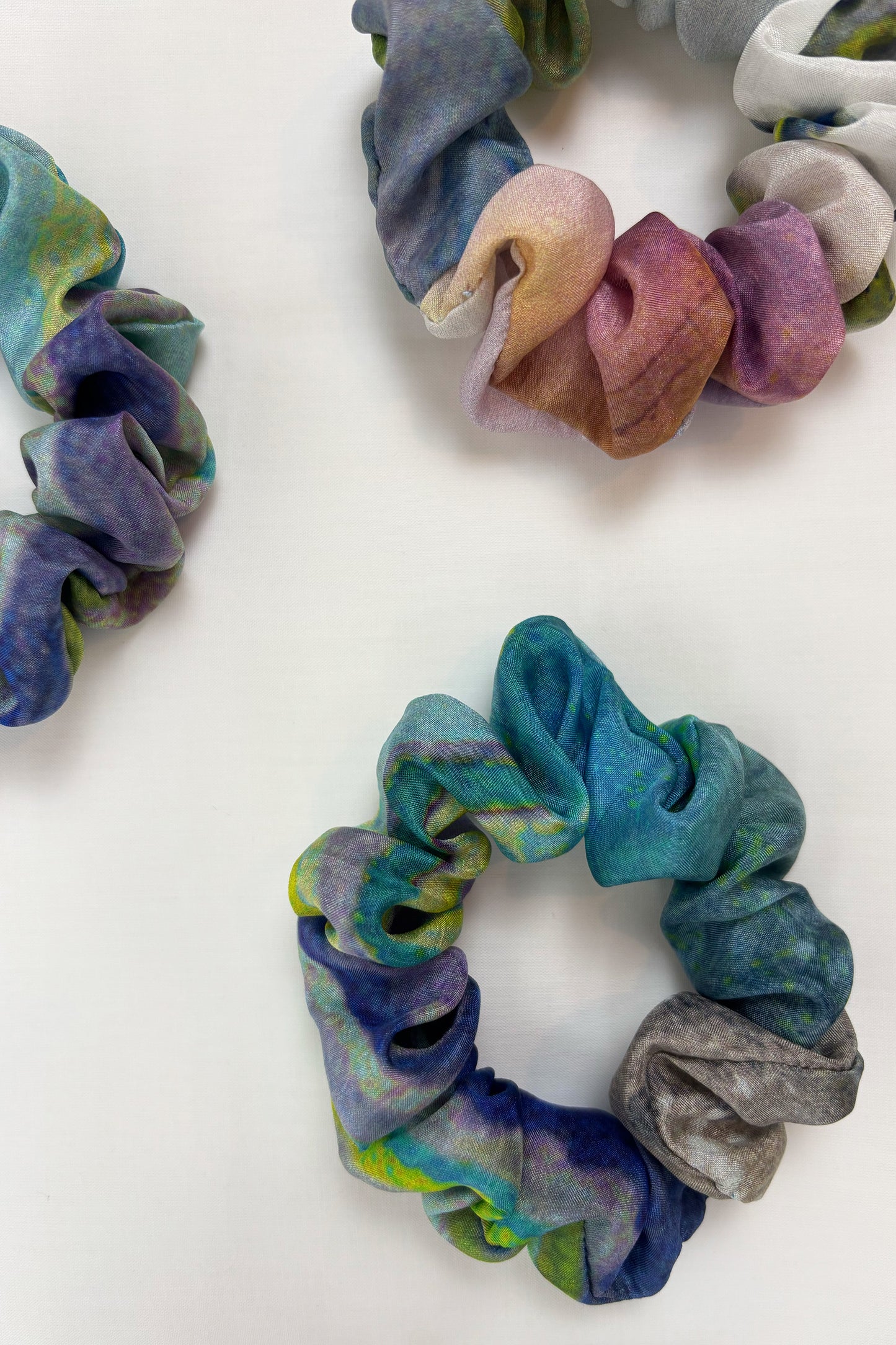 Seidenscrunchie REGENBOGEN