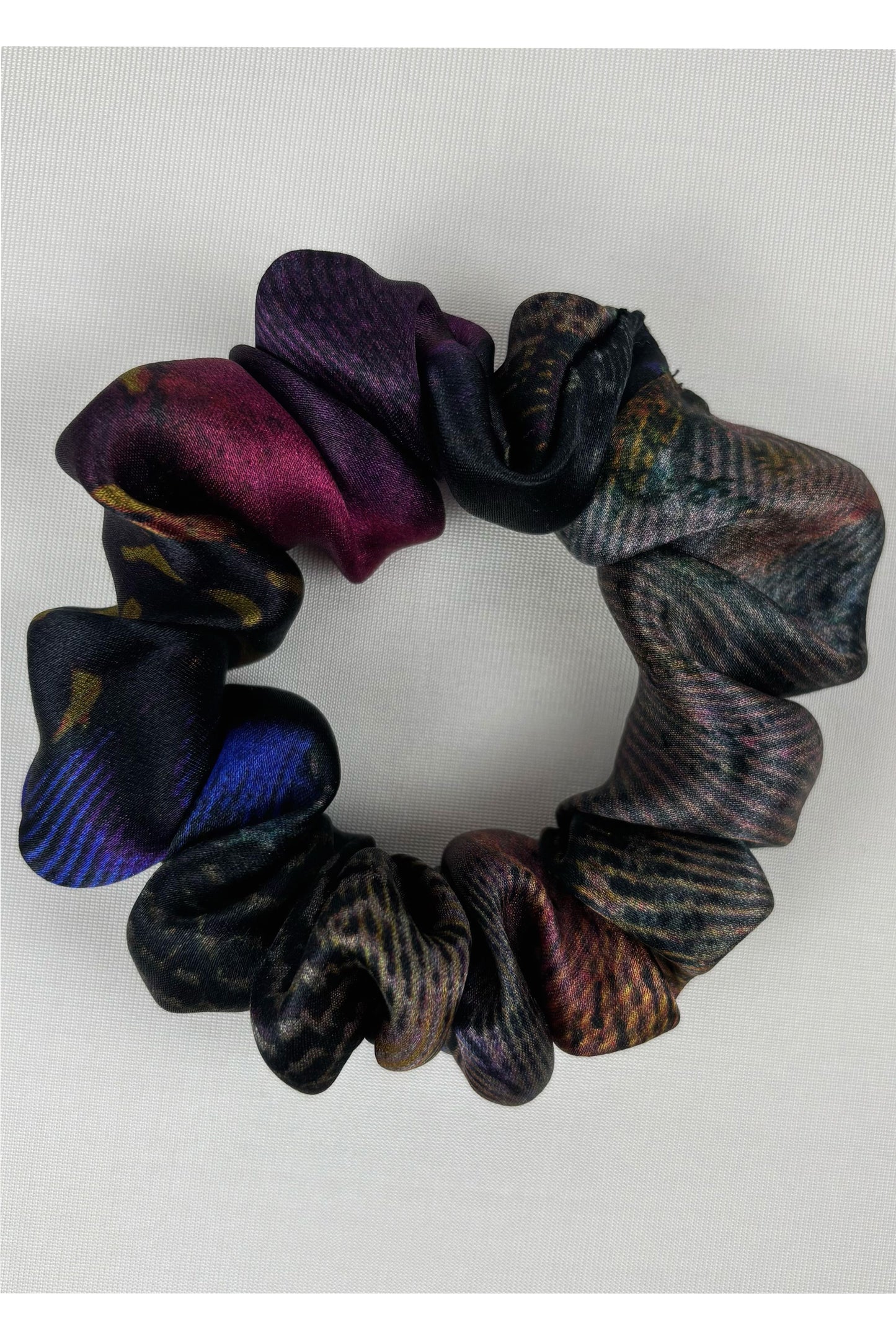 Seidenscrunchie DUNKLE FEDER