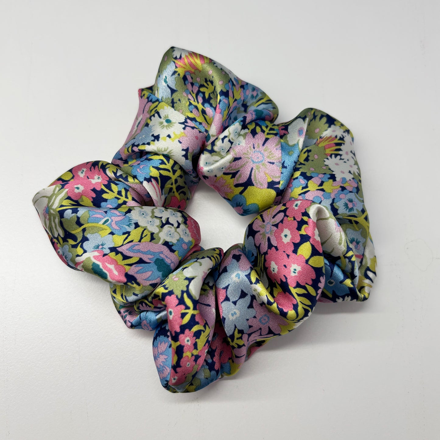 Seidenscrunchie DARK FLOWER