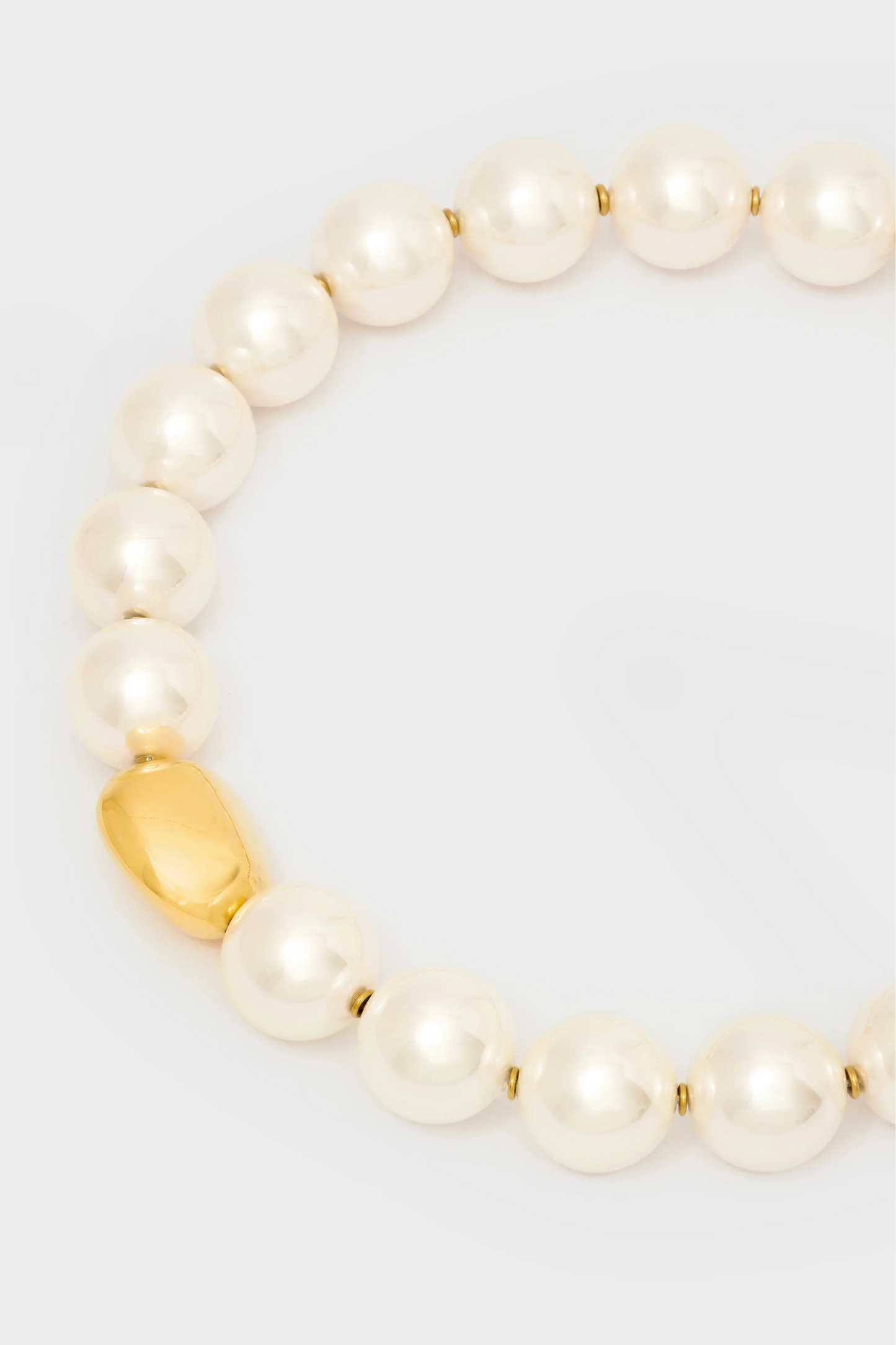 Perlenkette mit goldener Kugel von NALI